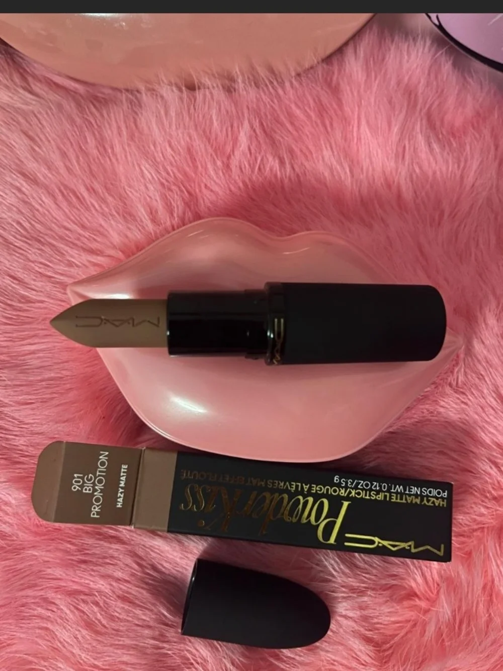 MAC Cosmetics creamy hazy